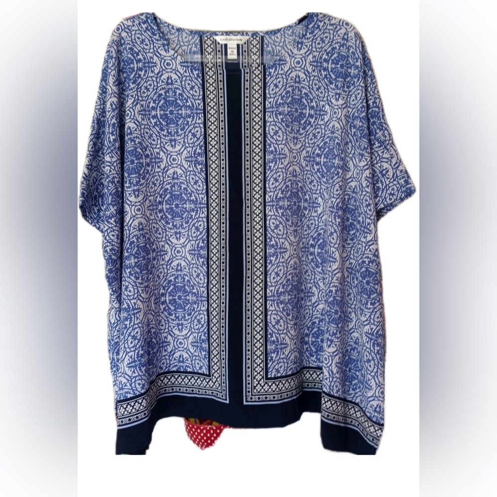 Croft & Barrow Navy and White Geometric Top